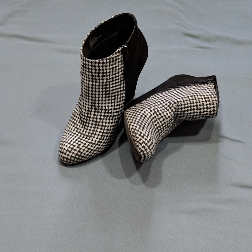 **SOLD** - Picture 2 of 6